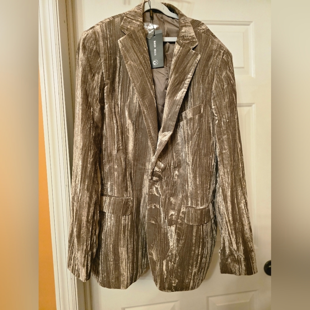 Mans Mage Male Elegant Tan Velvet Blazer.